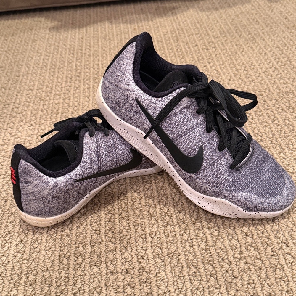 Nike Koby 11 Elite Low Oreo Size 5 Youth Basketball Shoes